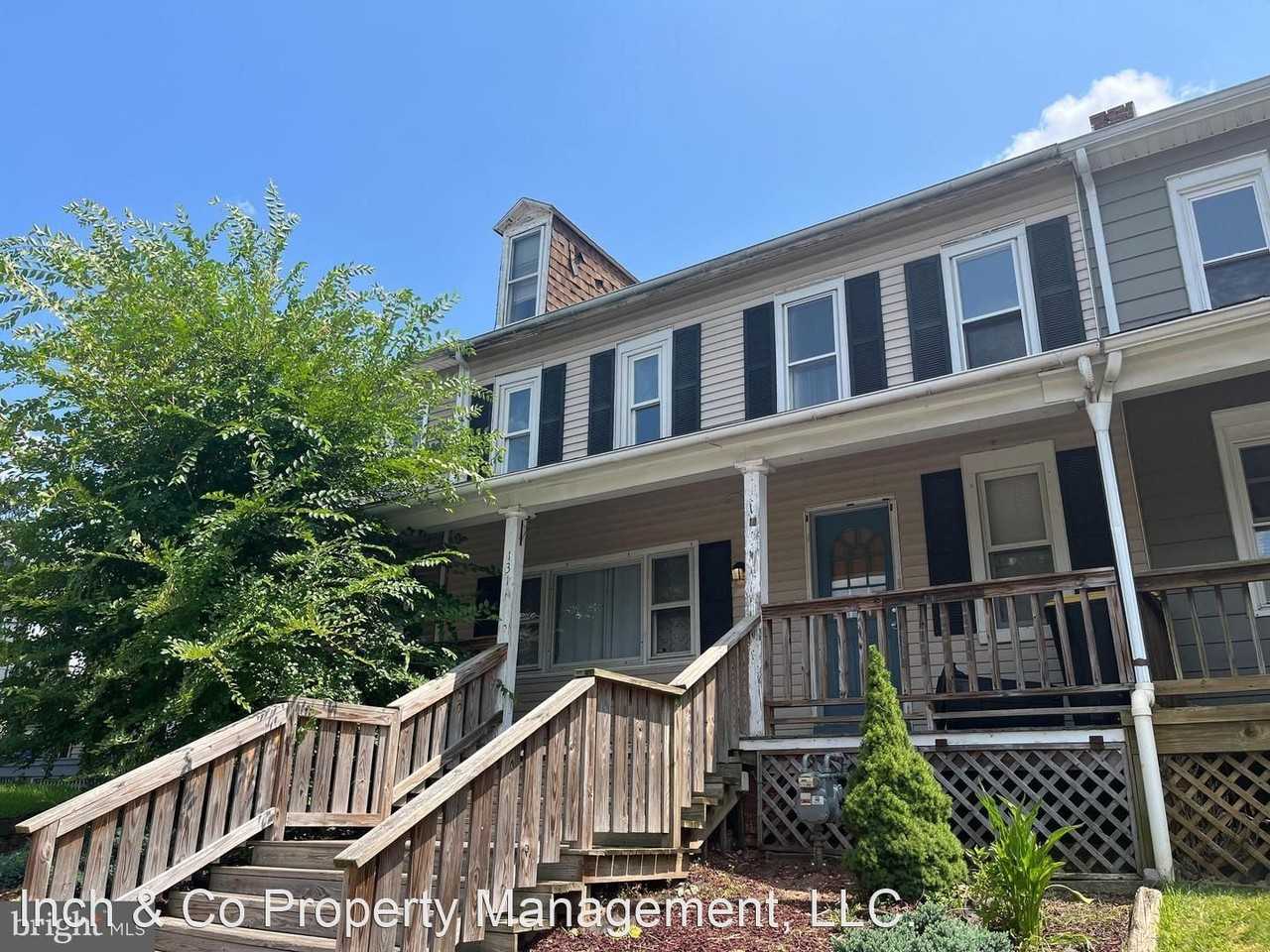 131 S 2nd St - Photo 2 of 4