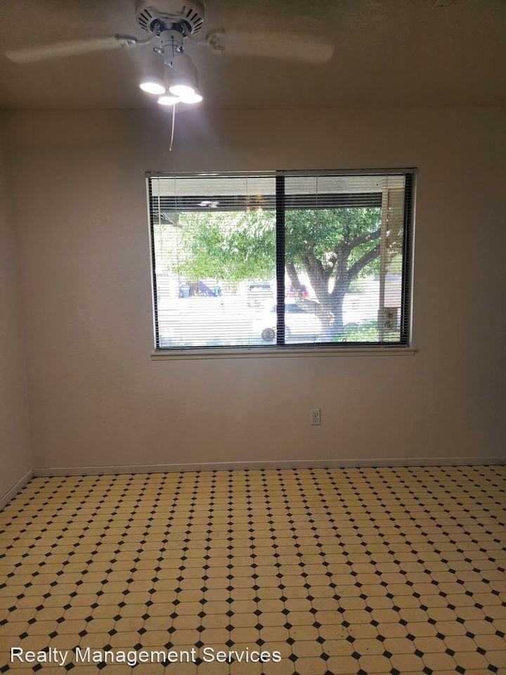 6501 Plaquemines Dr - Photo 3 of 20