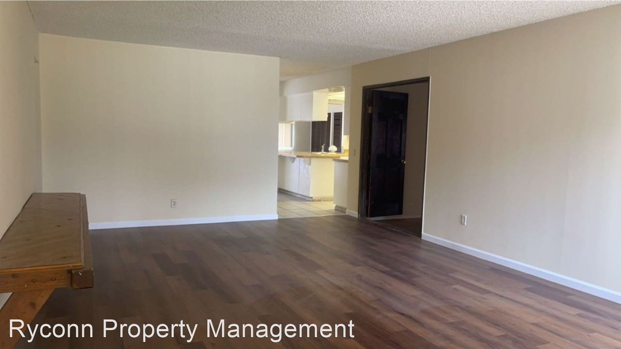 10080 Delphi Ct - Photo 3 of 12