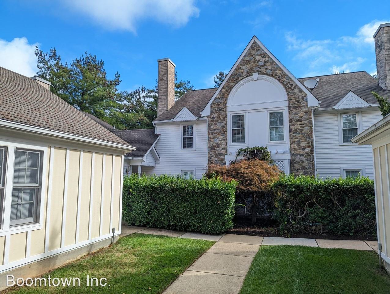 2490 Bear Den Rd - Photo 2 of 33