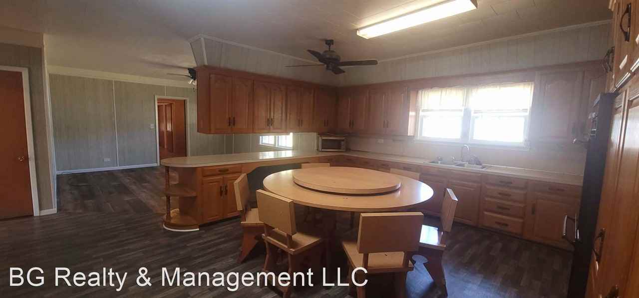 610 Mckinley St - Photo 2 of 13