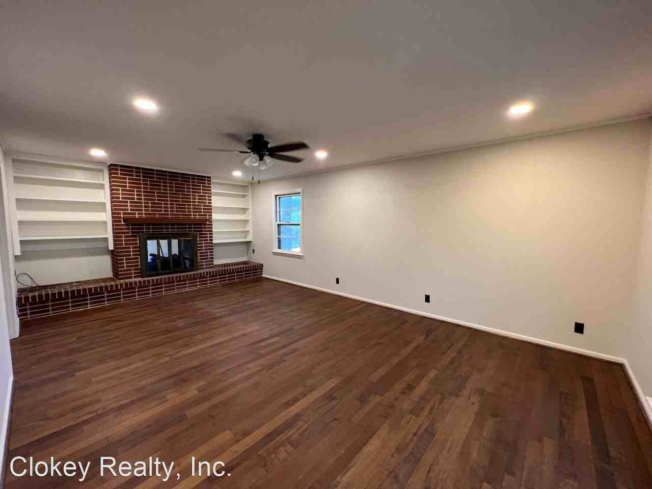 108 Montcrest Pt - Photo 3 of 18