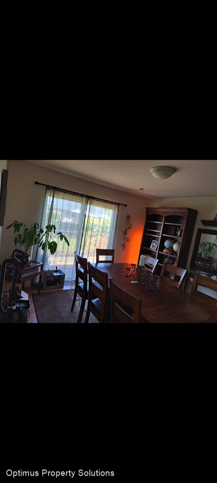 6023 Westerlund Dr - Photo 3 of 7