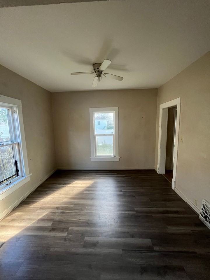 617 N 15th St - Photo 3 of 8