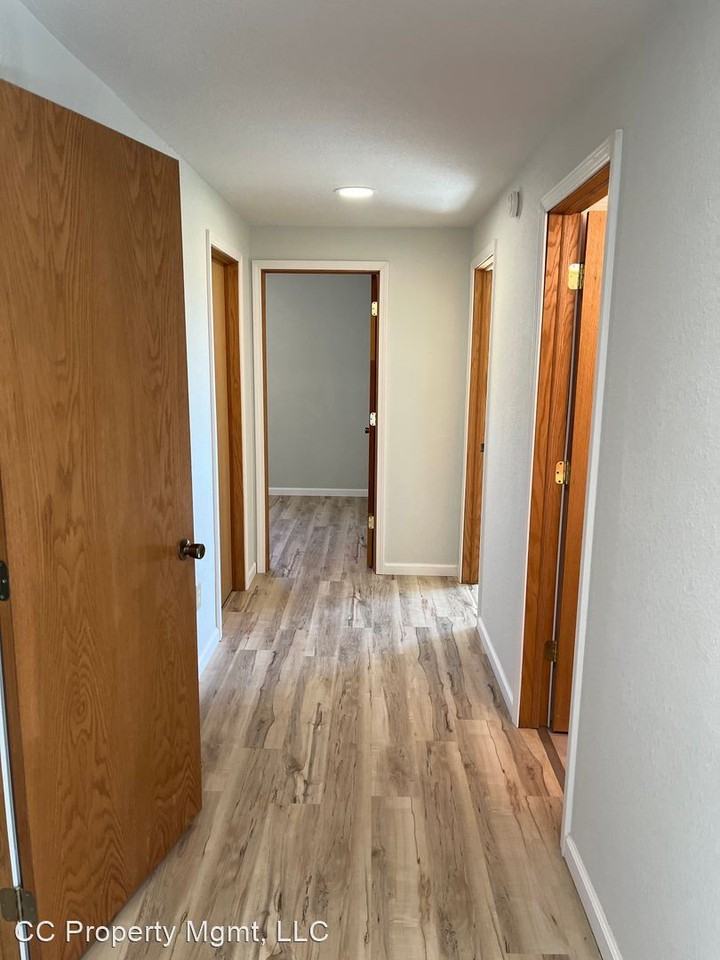 10311 Quaal Rd - Photo 2 of 27