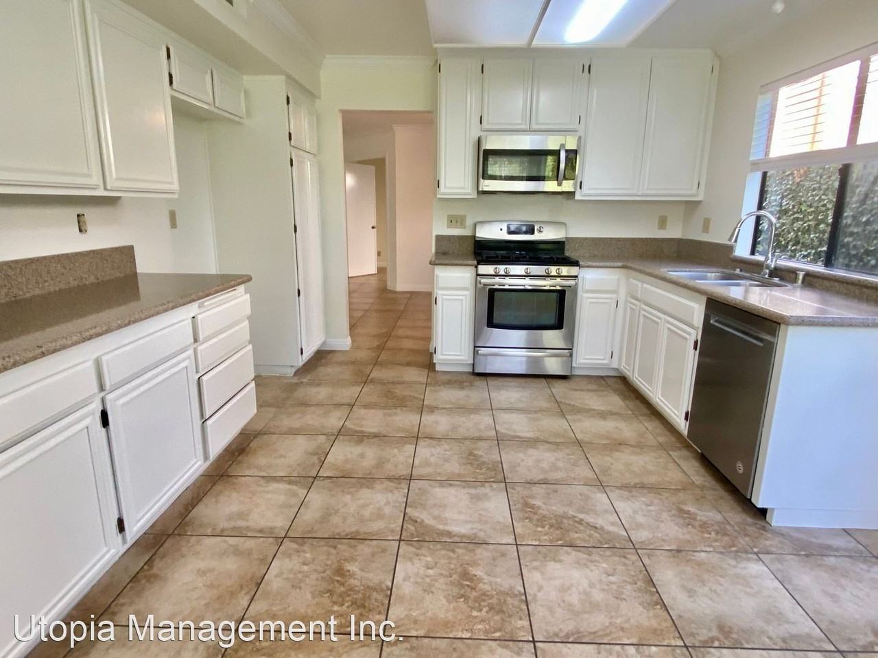 12485 Mountain Trail St - Photo 3 of 19
