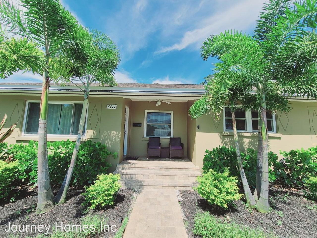 7411 Dartmouth Ave N - Photo 3 of 50