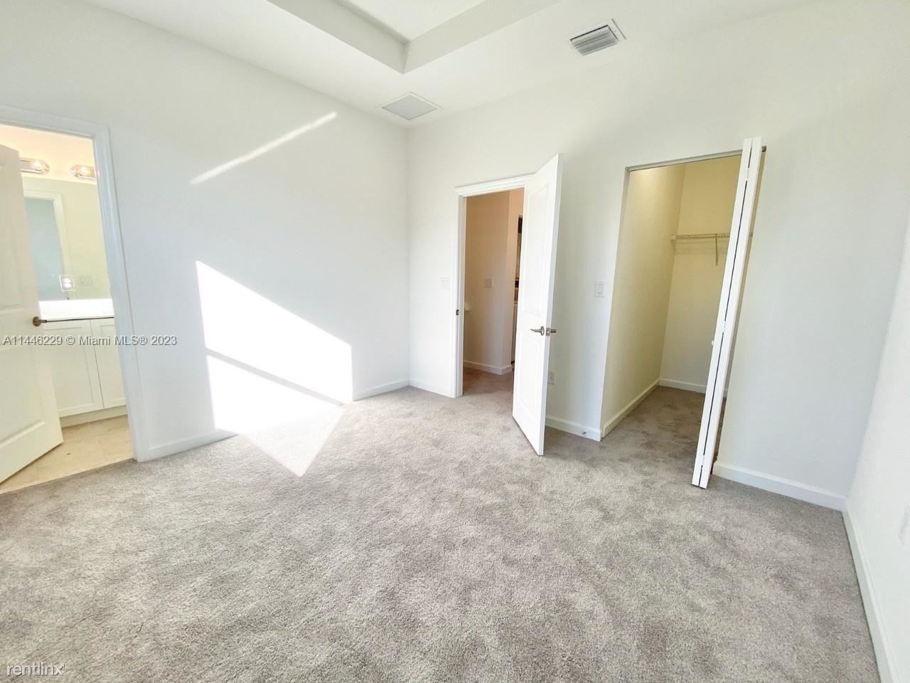 24920 Sw 112th Ct #0 - Photo 2 of 12