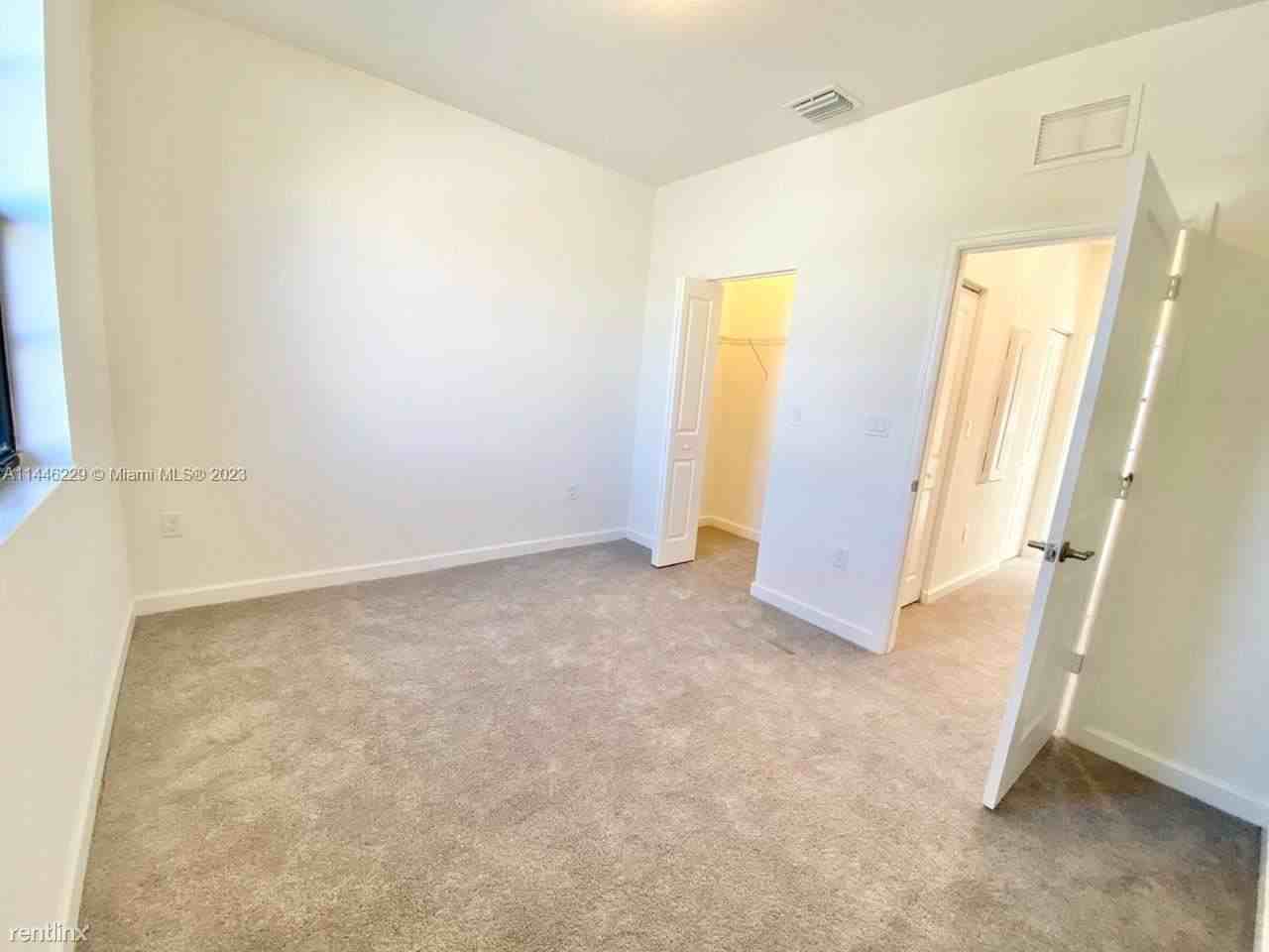 24920 Sw 112th Ct #0 - Photo 3 of 12