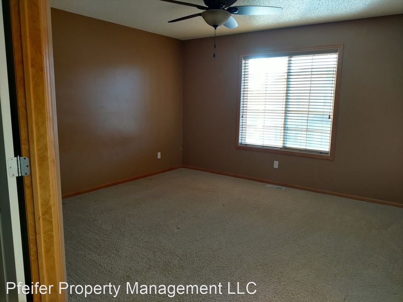 825 Willow Glen Ct - Photo 2 of 16