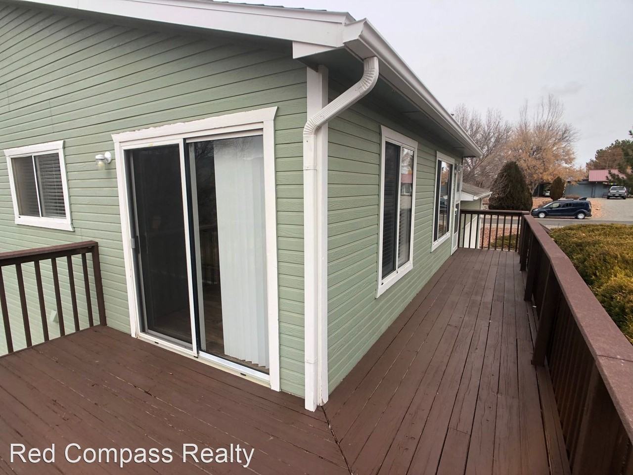 535 Hacienda Dr - Photo 3 of 20