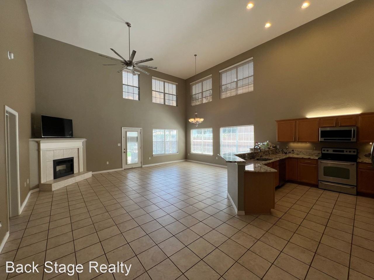 597 Loblolly Bay Dr - Photo 2 of 15