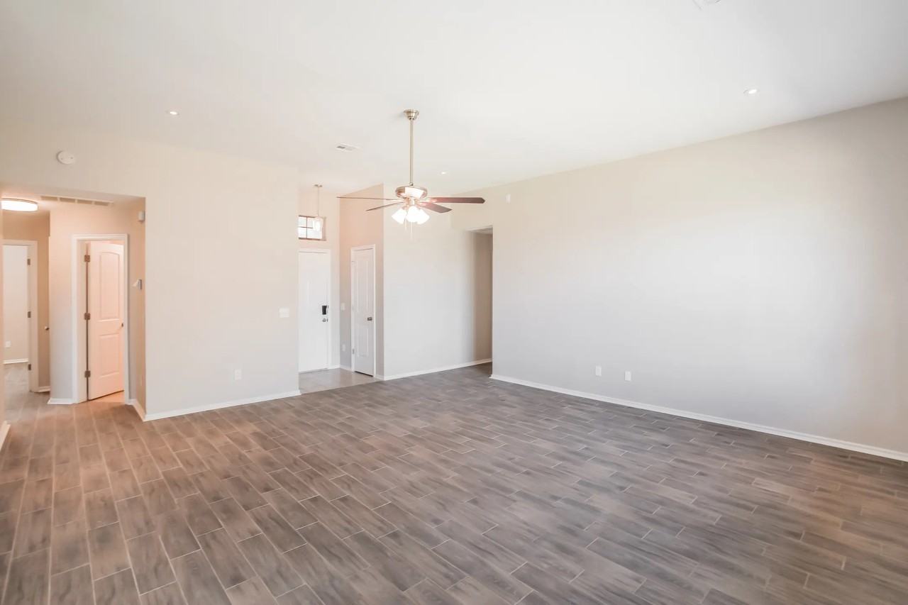 2605 Nw 162nd St - Photo 3 of 16