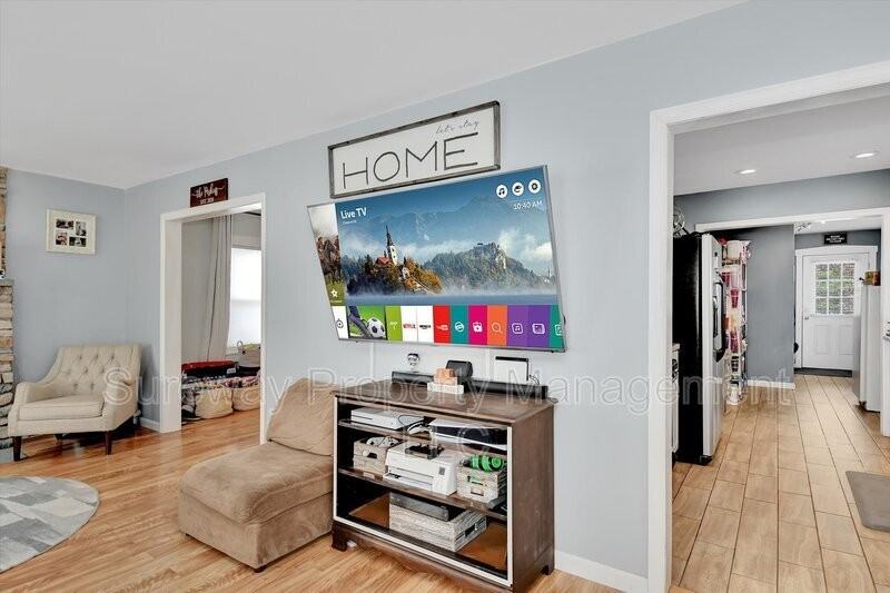 308 Lincoln Ave - Photo 2 of 21