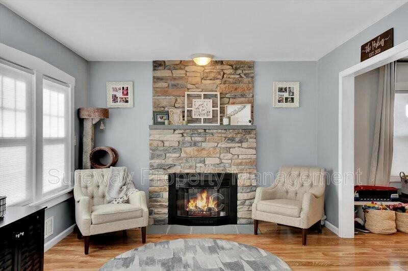 308 Lincoln Ave - Photo 3 of 21