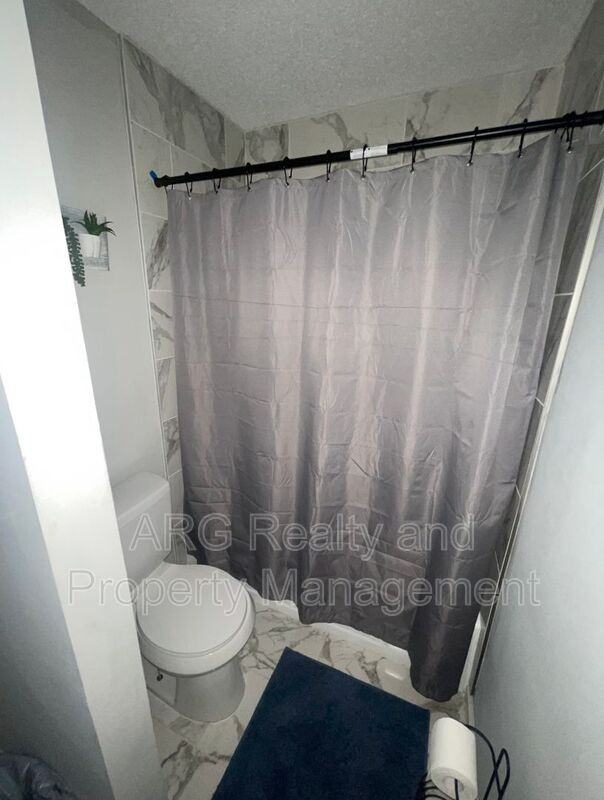 5043 Bell Dr Se - Photo 3 of 22