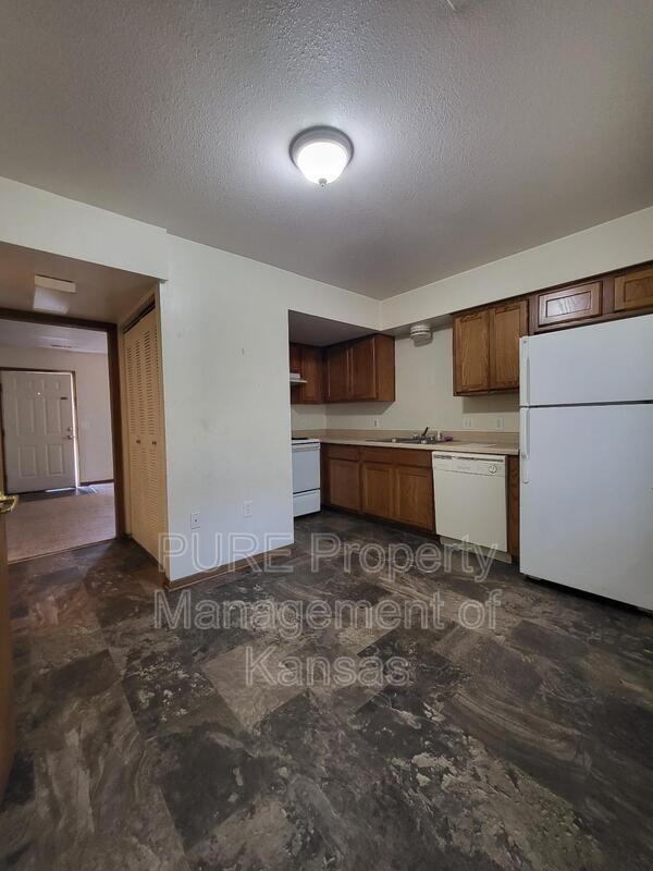 1176 Sw Buchanan St - Photo 3 of 5