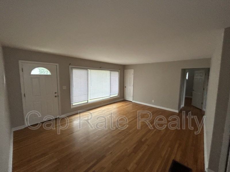 2992 E Moreland Dr - Photo 5 of 20