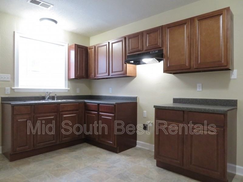 1249 Worthington St - Photo 3 of 5