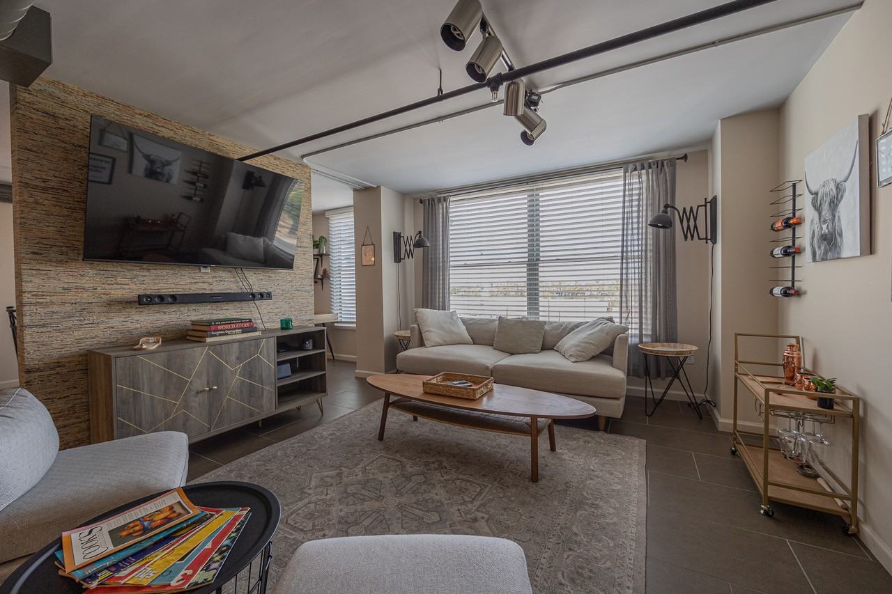 535 W Thomas Rd #513 - Photo 3 of 22