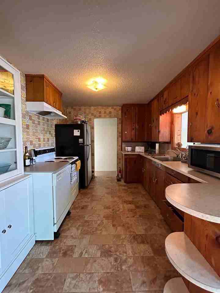 3747 Ne Johns Loop - Photo 3 of 21