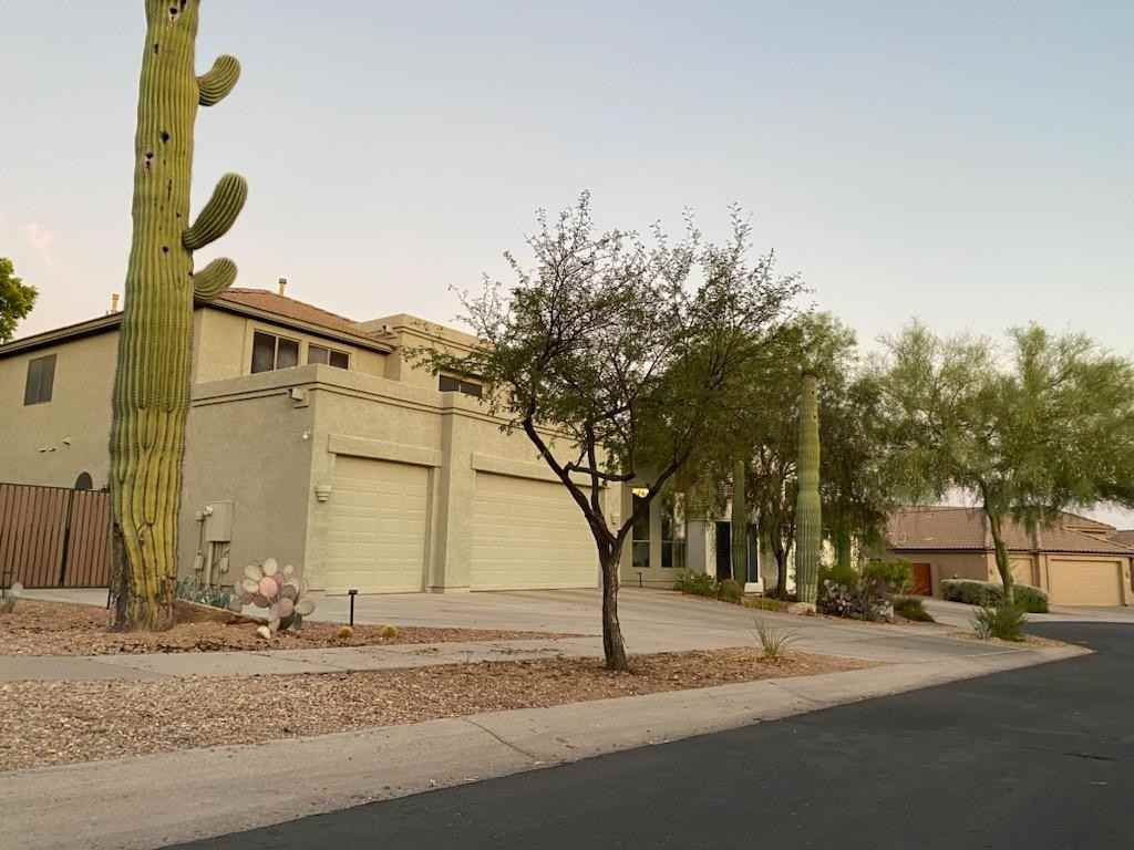 2355 N Travis Cir - Photo 4 of 32