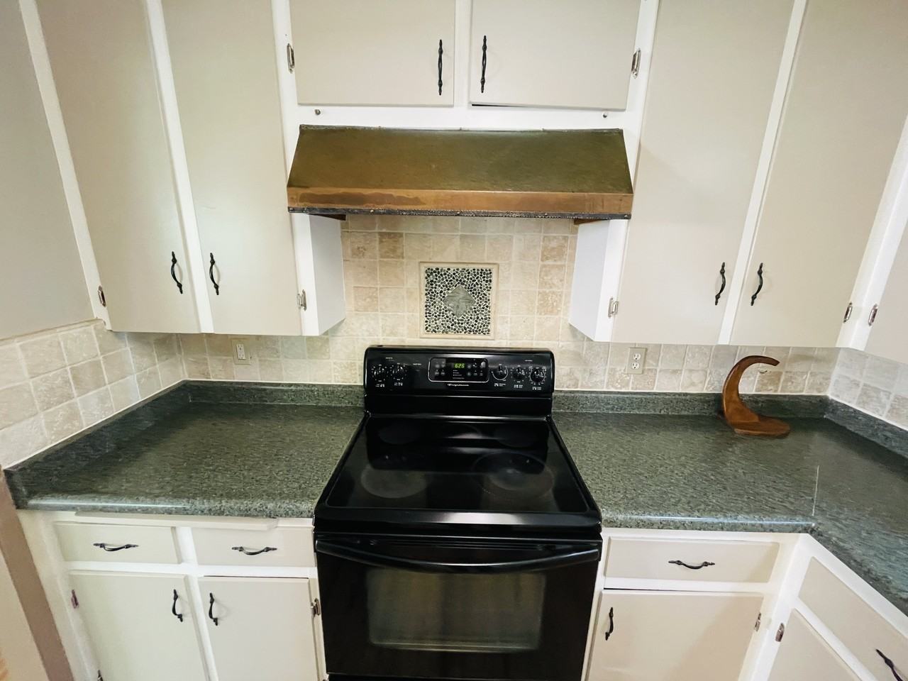 3333 Marlette Cir - Photo 7 of 32