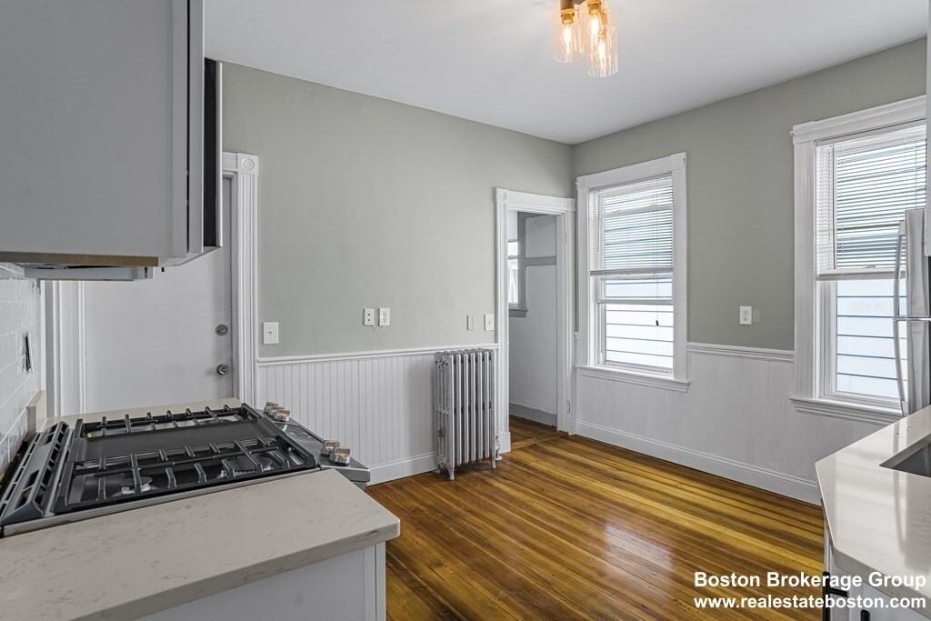 37 Harbor View St #3 - Photo 2 of 15