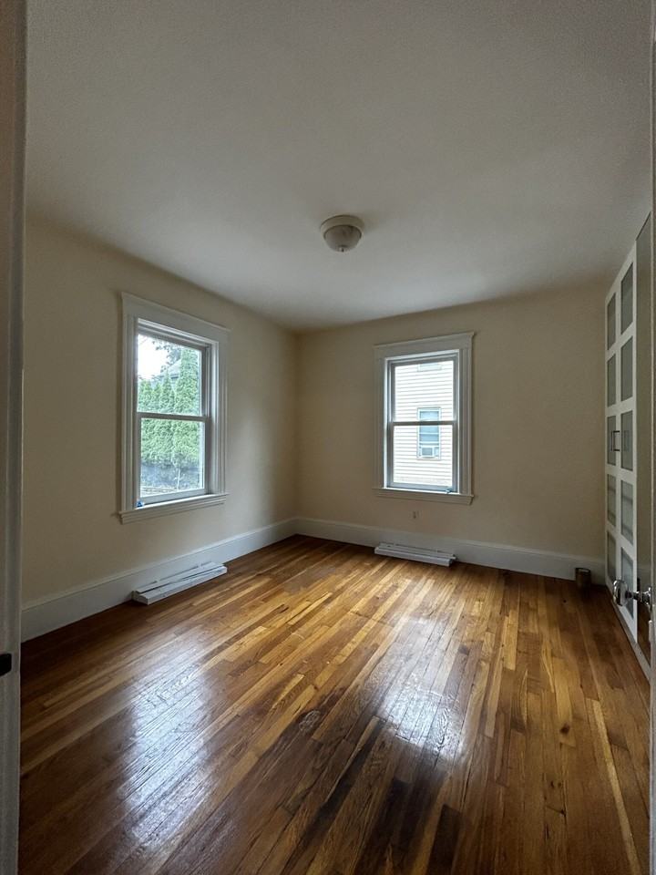 27 Knoll St #1 - Photo 3 of 18