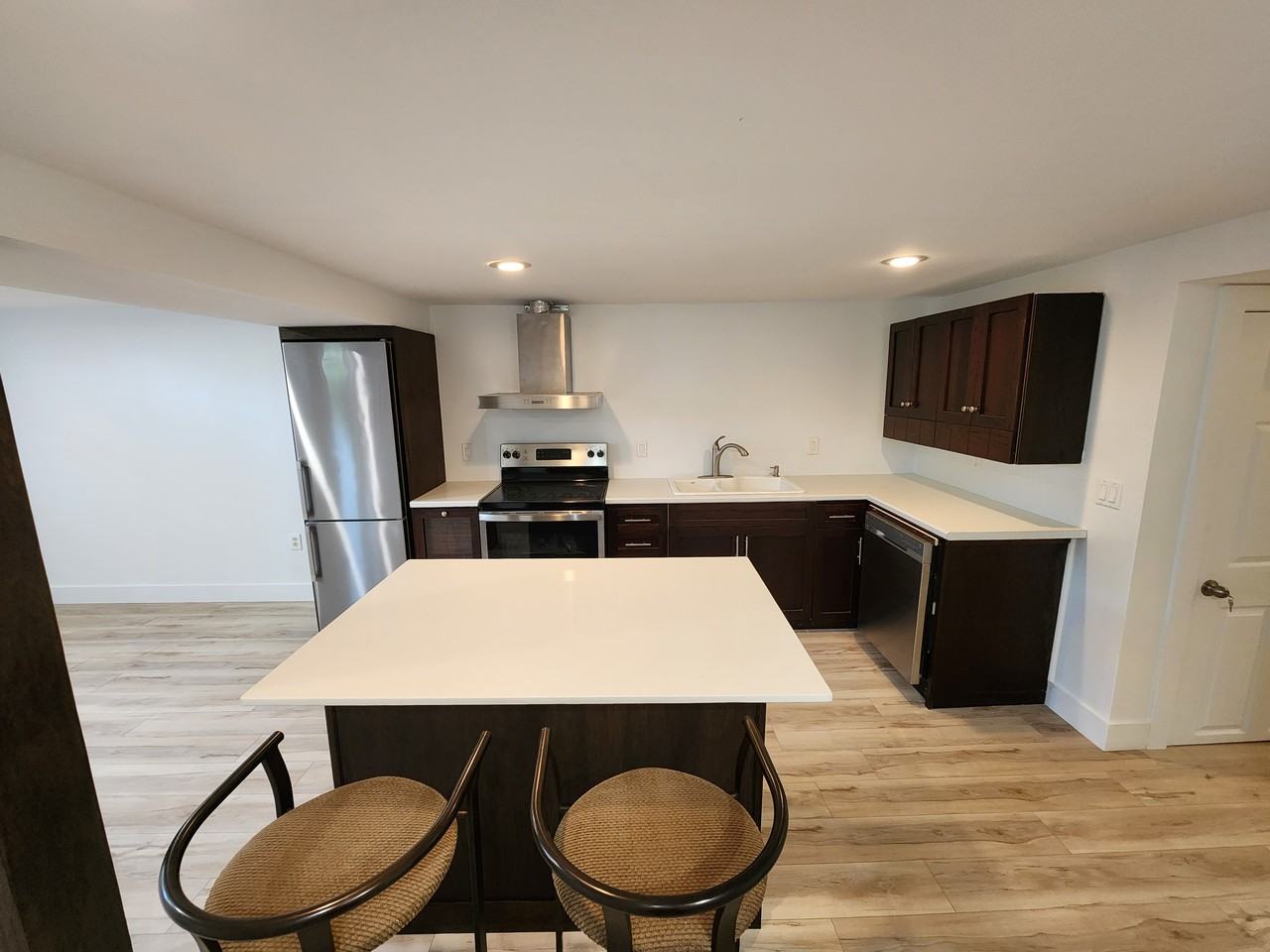 161 Base Line Road West - Photo 3 of 15