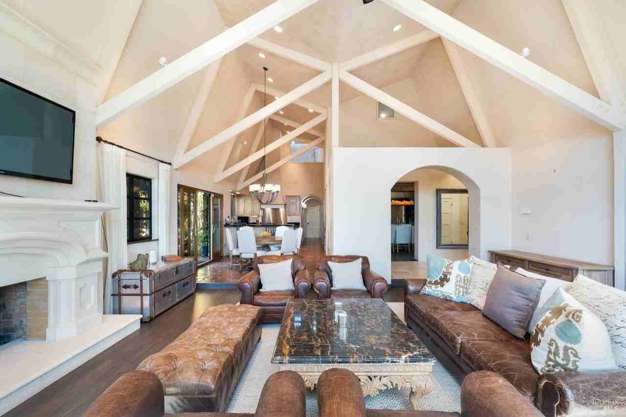 7760 Silverado Trl - Photo 7 of 50