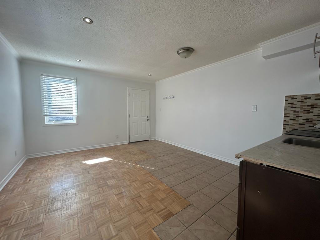 17 Ashbury Avenue #Back - Photo 3 of 10