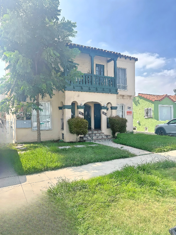 1022 W 64th St - Photo 2 of 19