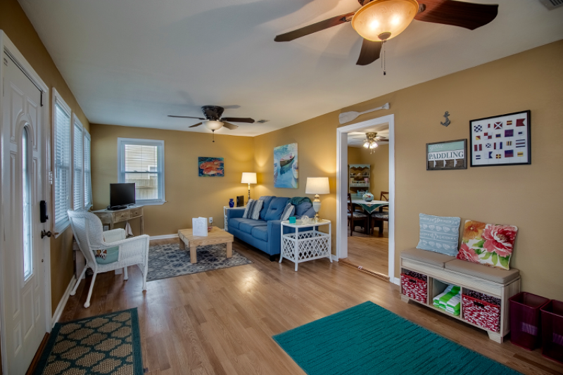 102 Cheney Ln - Photo 3 of 12
