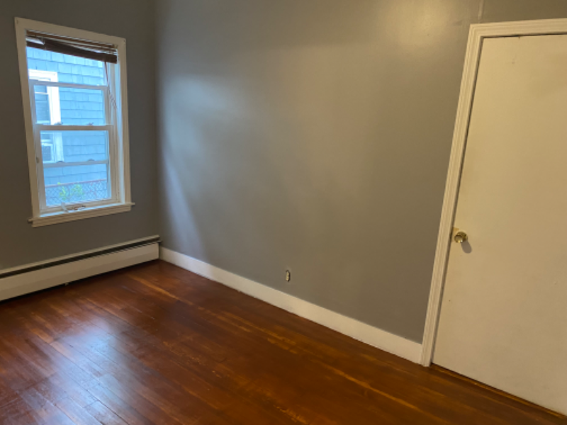 84 Lonsdale Ave #1 - Photo 3 of 8