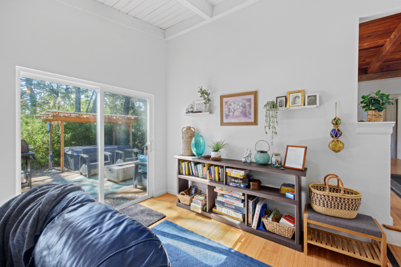 9475 Puffin Ln - Photo 3 of 19