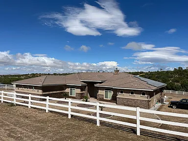 10925 Sage St - Photo 2 of 18