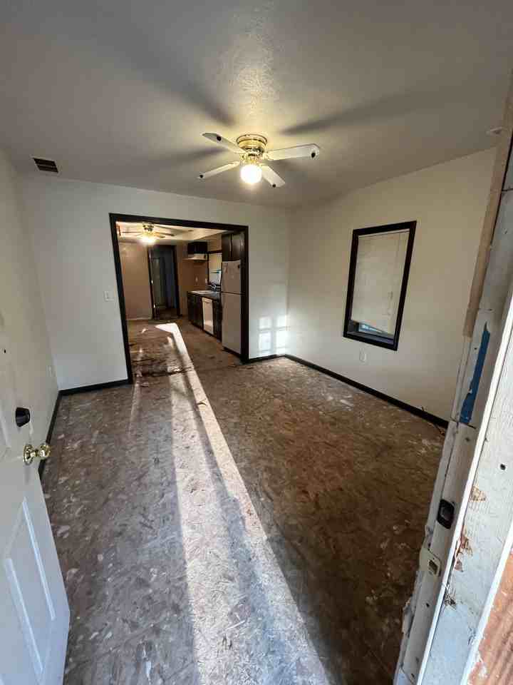 323 S Clarence Pl #NA - Photo 2 of 17