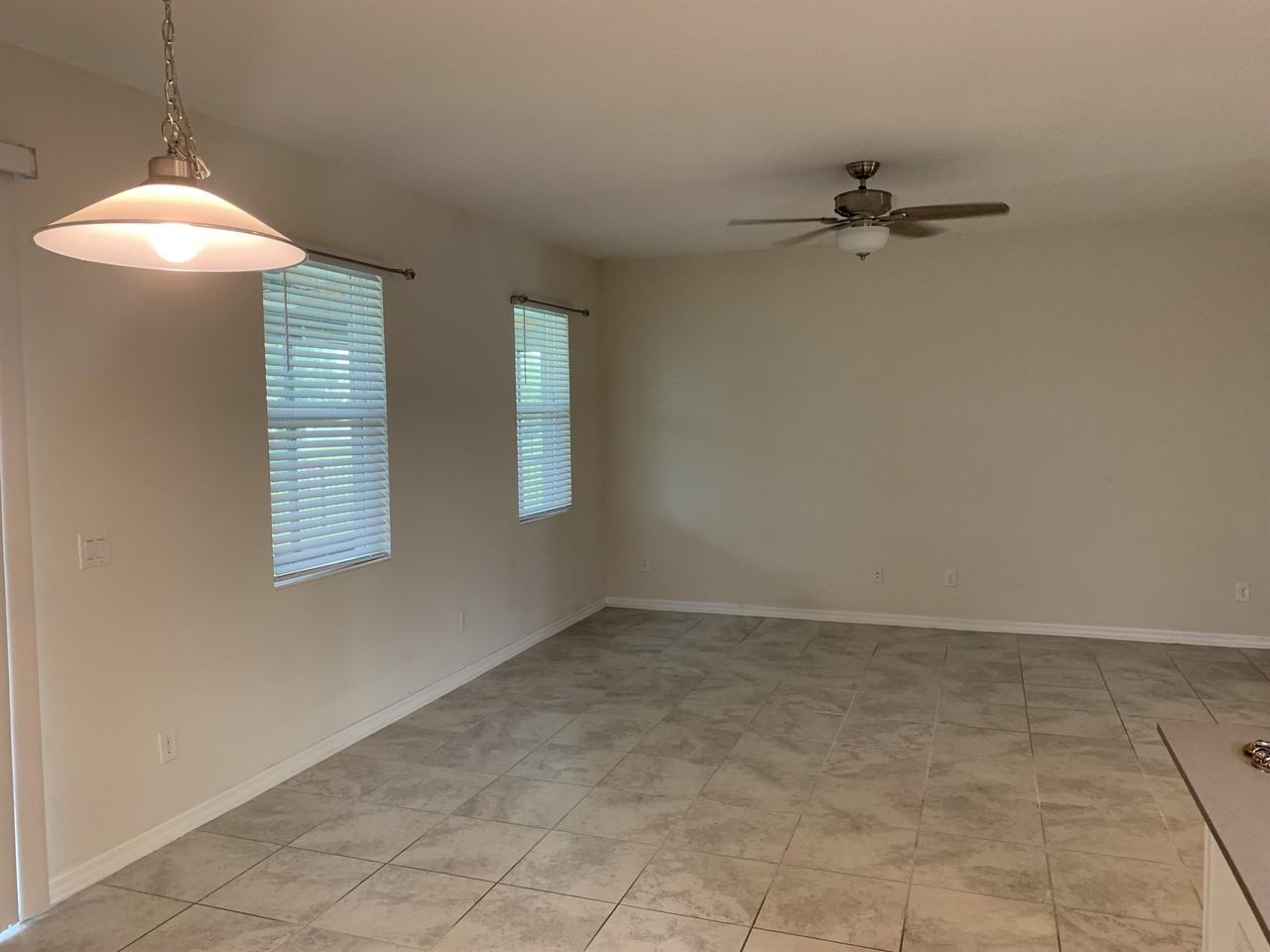 1786 Chatsworth Cir #1 - Photo 3 of 9