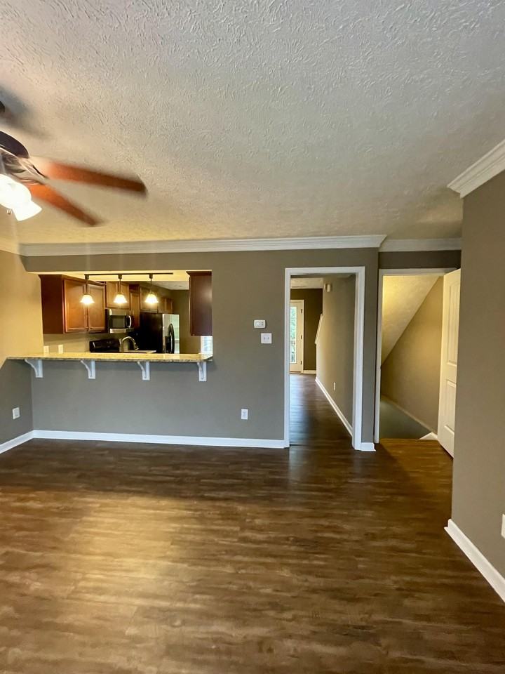 142 Old Tavern Cir #1 - Photo 4 of 37