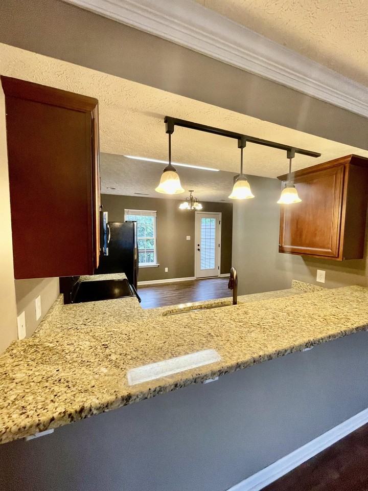 142 Old Tavern Cir #1 - Photo 6 of 37