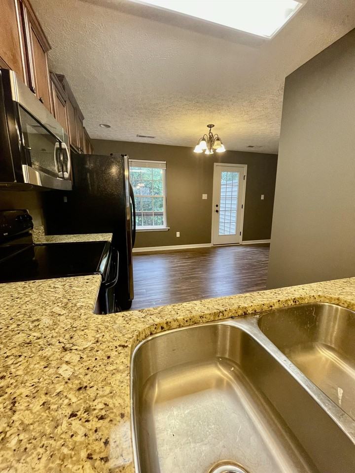 142 Old Tavern Cir #1 - Photo 7 of 37