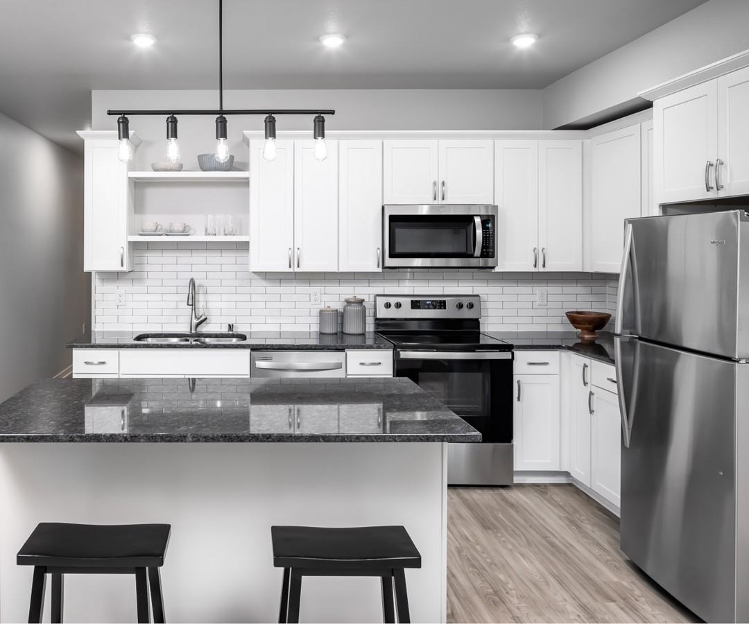 METRIC Apartments - Photo 3 of 15