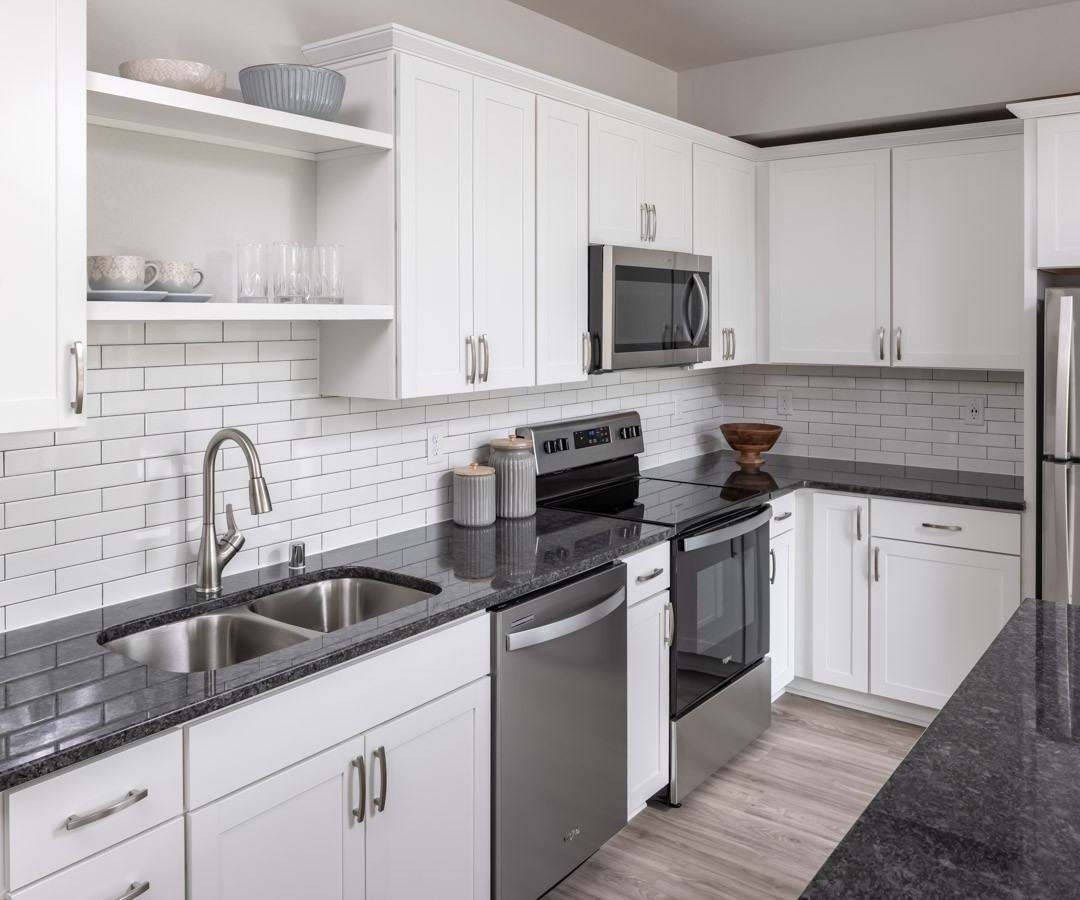 METRIC Apartments - Photo 4 of 15