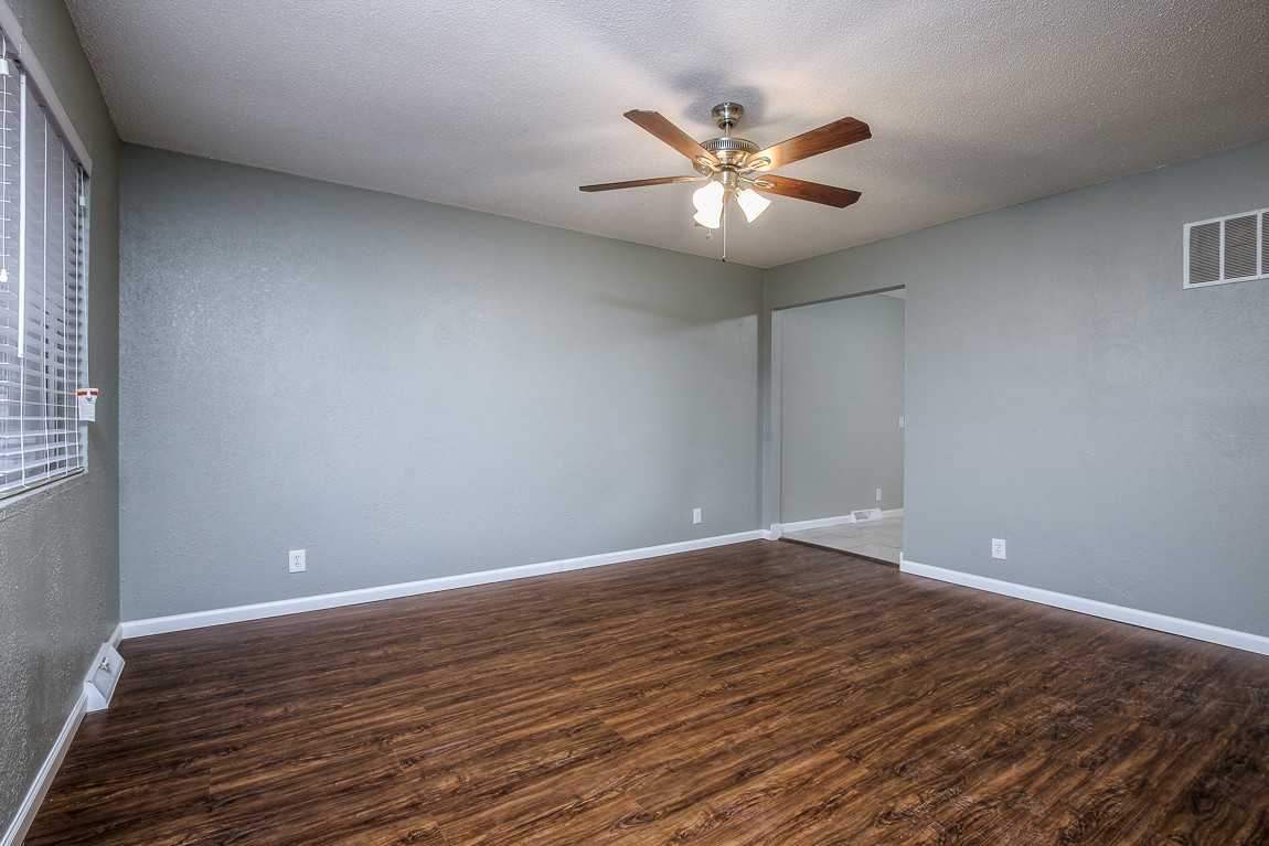 514 Ne Corder St #B - Photo 4 of 35