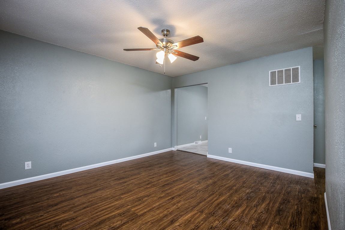 514 Ne Corder St #B - Photo 5 of 35