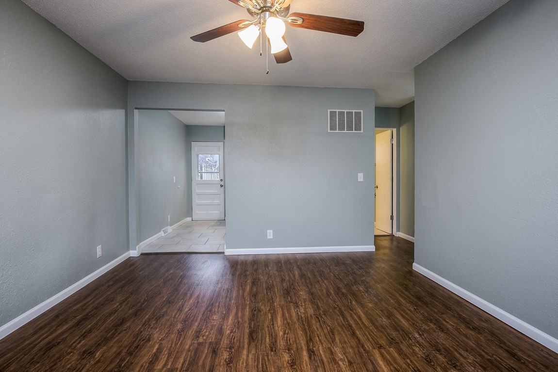 514 Ne Corder St #B - Photo 6 of 35