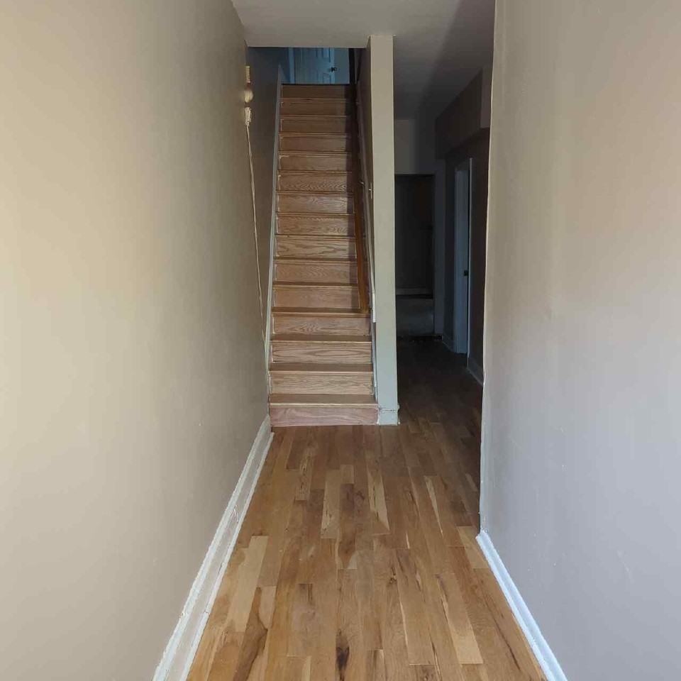 1221 W 4th St #1 - Photo 2 of 10