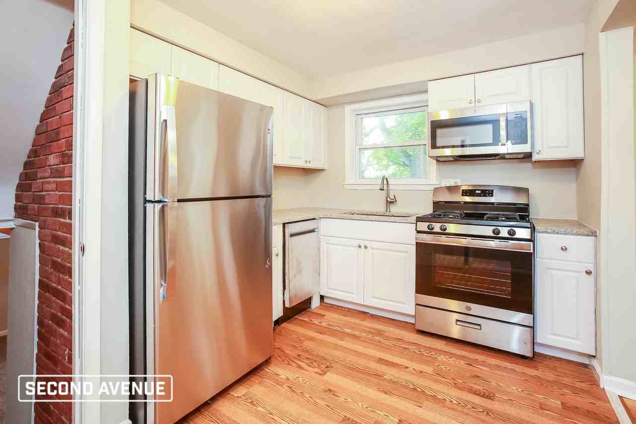 667 Regency Dr - Photo 4 of 16