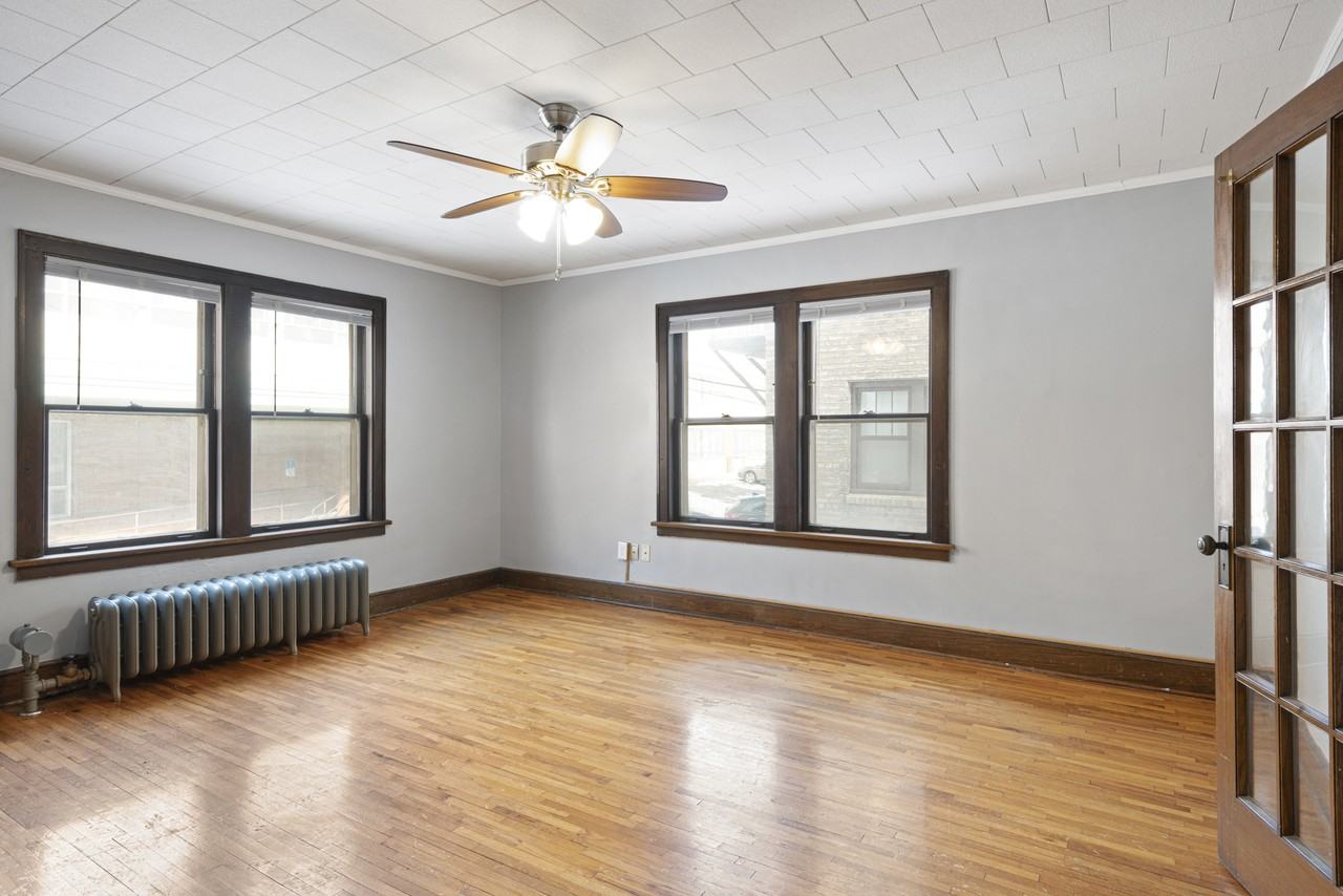 Brownstone on Grand - Photo 6 of 12